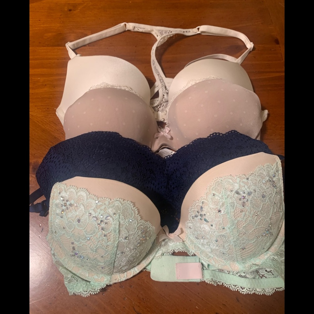 32B Bundle : 3 Victorias Secret & 1 Gillian OMalley